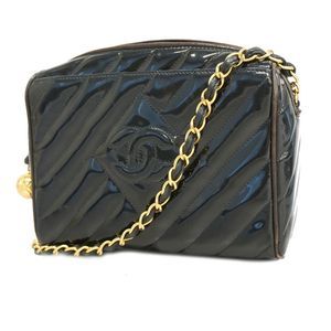 Chanel Chain Shoulder Patent Leather Black Gold Metal Fittings